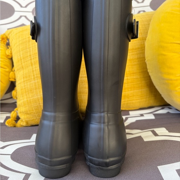 Hunter Classic Black Boots - Picture 3 of 12